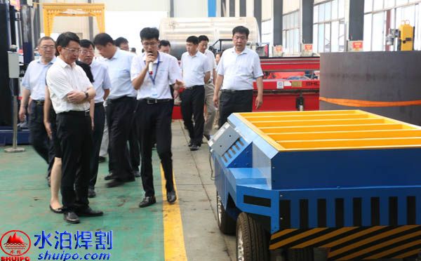AGV機器人持續(xù)火熱，新領(lǐng)域帶來發(fā)展新機遇，水泊焊割自主研發(fā)的AGV小車